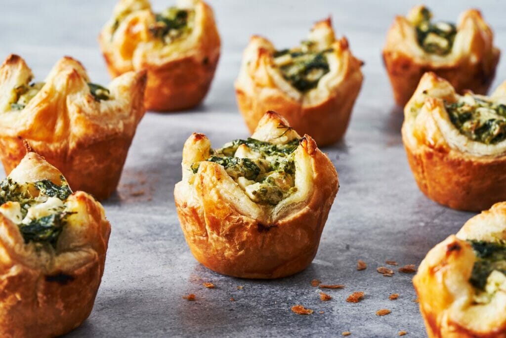 spinach puff appetizers for the holidays. delicious and easy entertaining. 